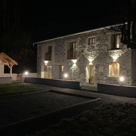 Villa Maison 10 Personnes, Isolee. *
